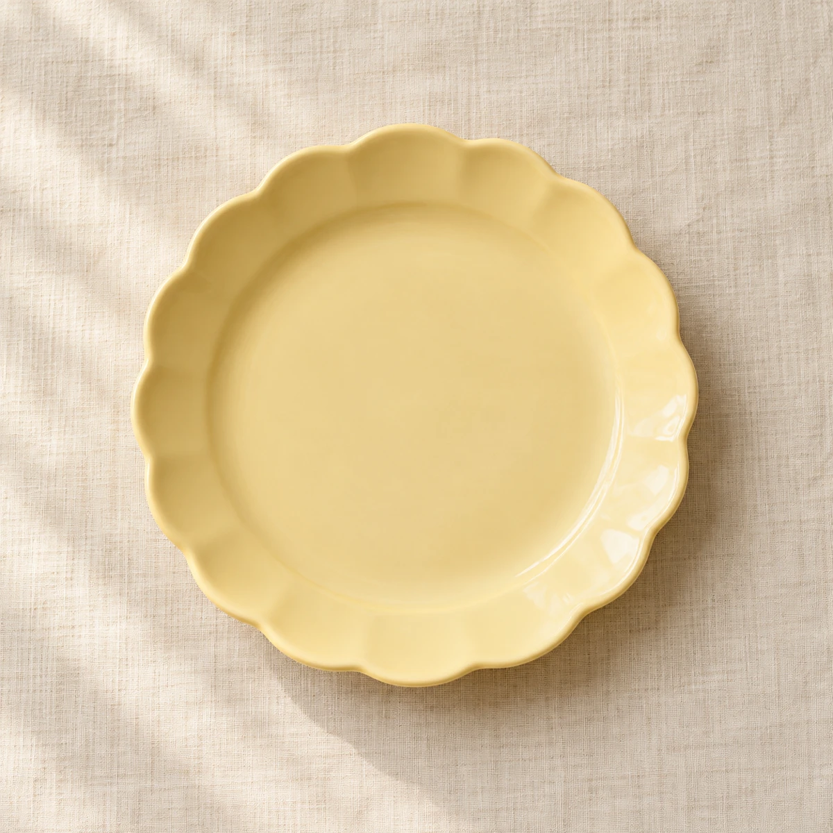 Buttercup Scalloped Plate, Butter yellow, 1 plate